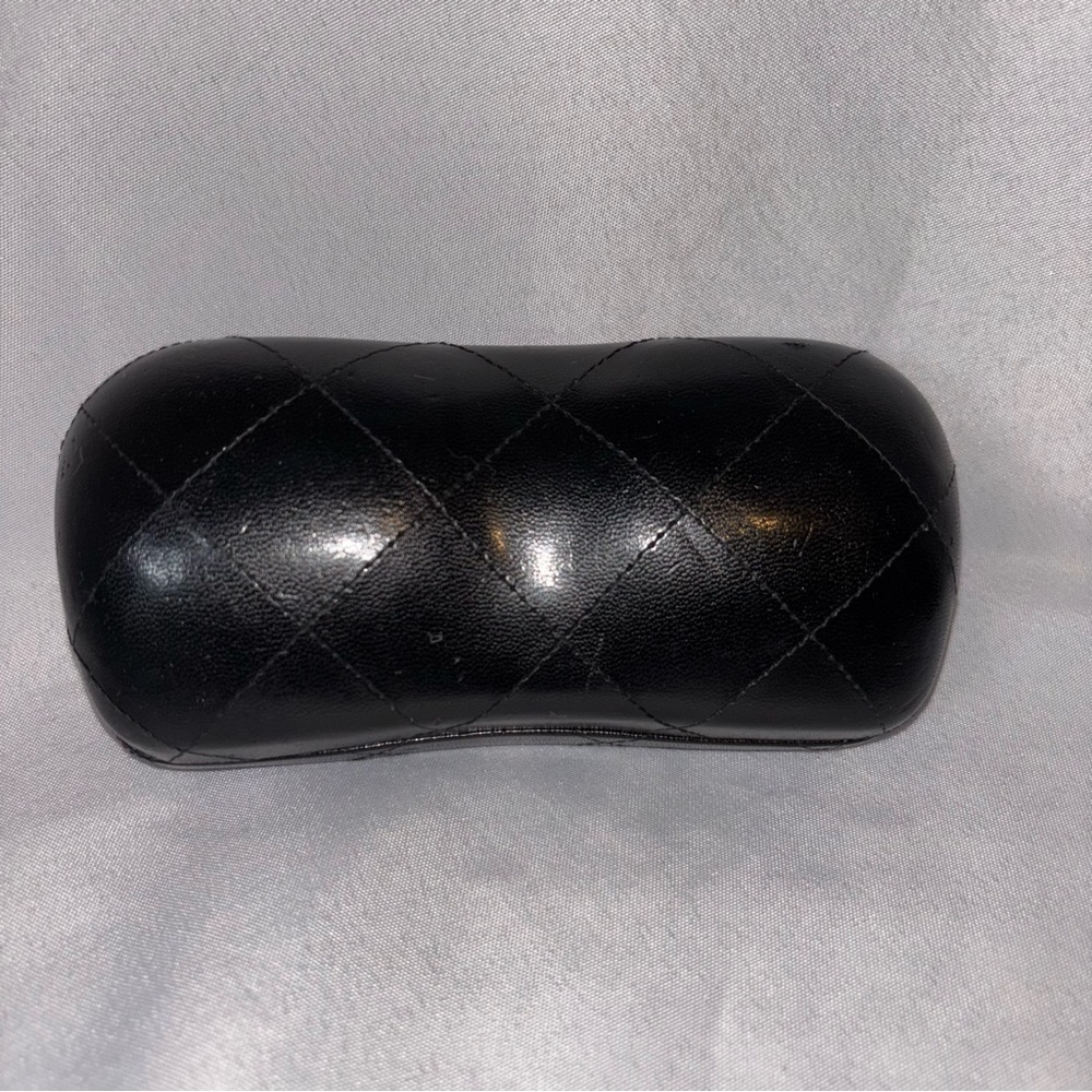 Vintage CHANEL Black Quilted Hard Case Clamshell CC logo Sunglass Case - Picture 3 of 10